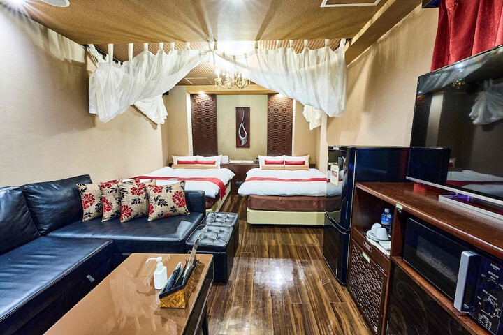 Room 9 of 34