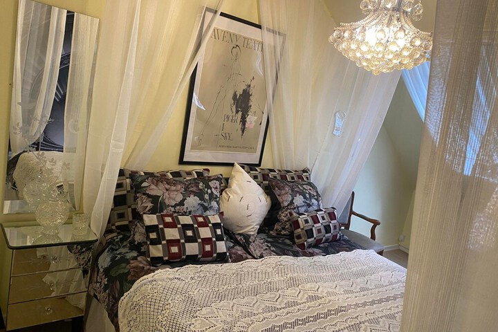 Room 8 of 67