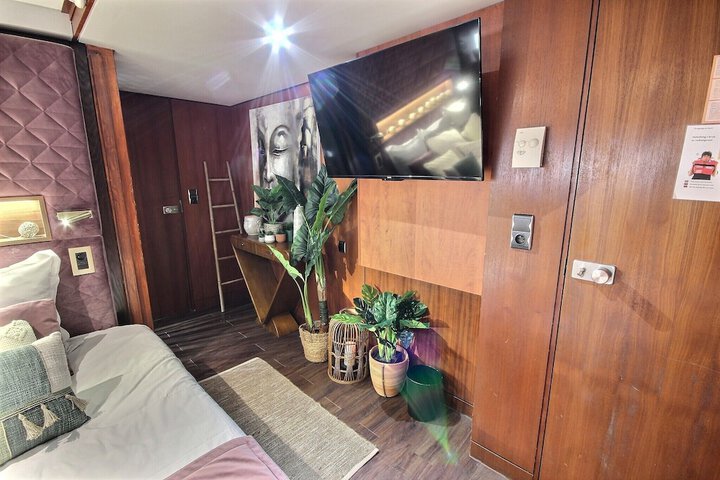 Room 11 of 62
