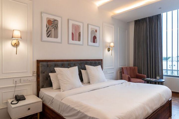 Room 4 of 15