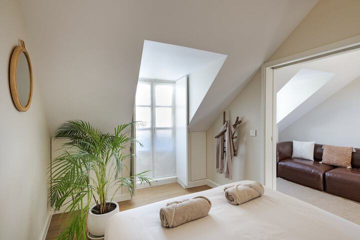 Room 4 of 44