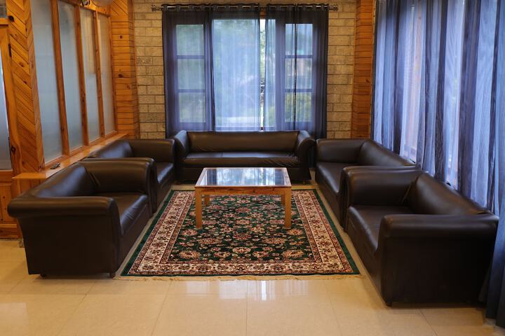 Room 10 of 17