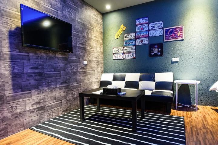 Room 7 of 56