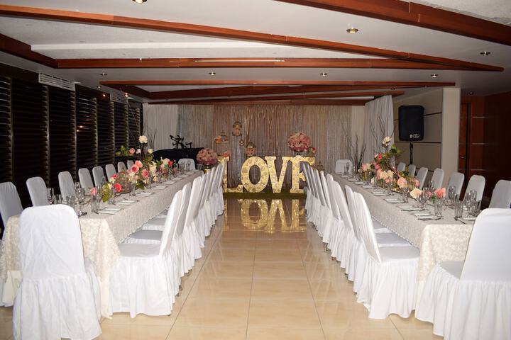 Banquet hall
