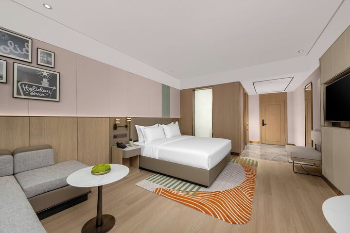 Room 16 of 87