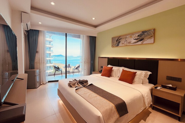Room 3 of 16