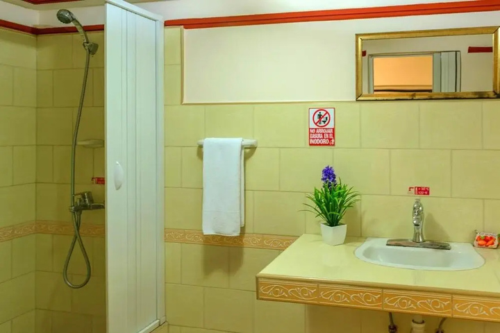Room 8 of 14