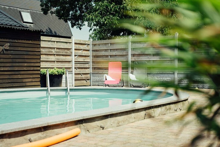 Pool 11 of 47