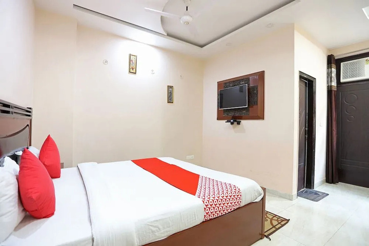 Room 3 of 23