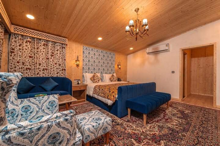Room 27 of 82