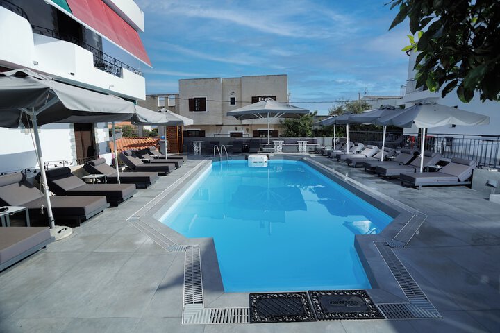 Pool 74 of 102