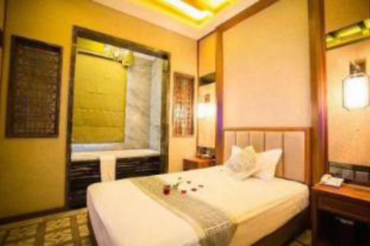 Room 15 of 15