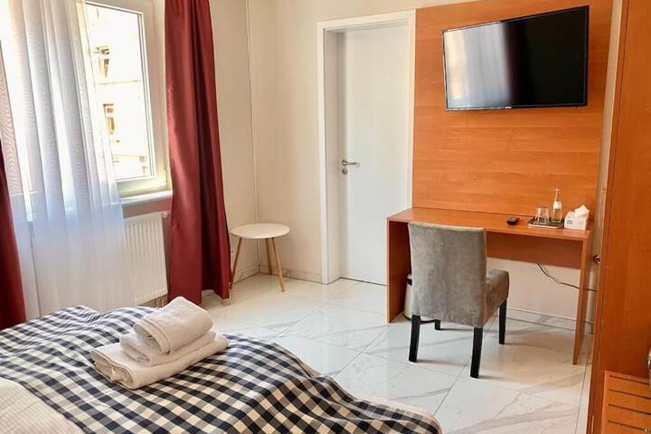 Room 3 of 11