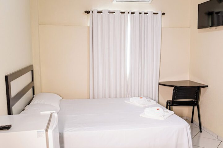 Room 6 of 48