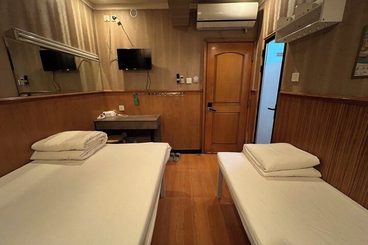 Room 26 of 49