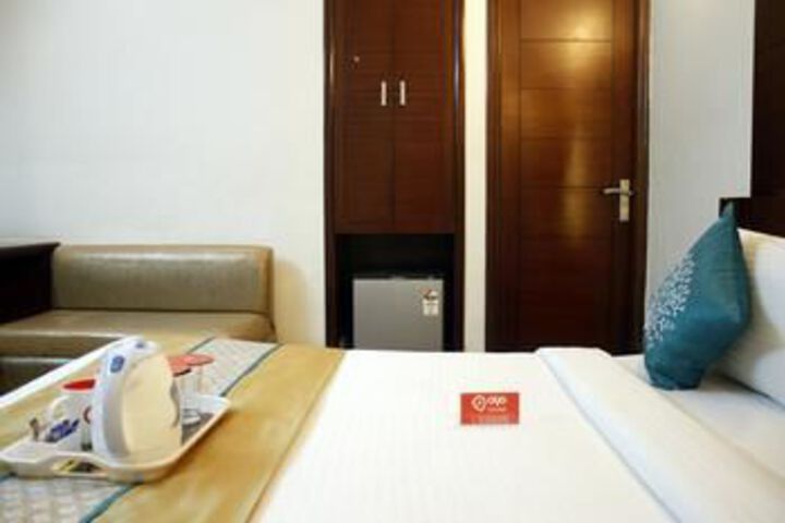 Room 6 of 19