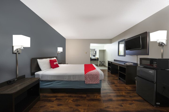 Room 34 of 108