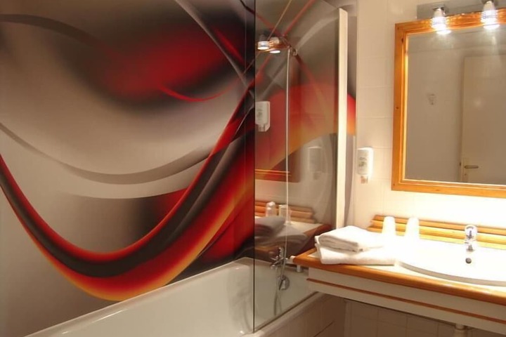 Room 9 of 29