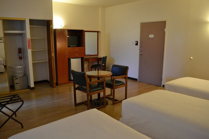 Room 8 of 44