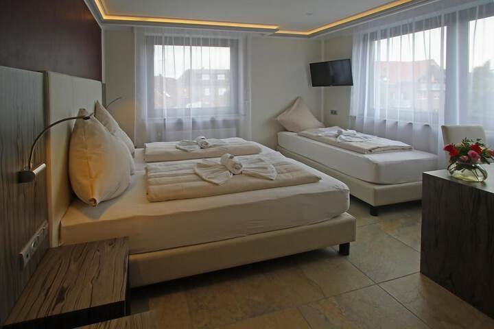 Room 28 of 63