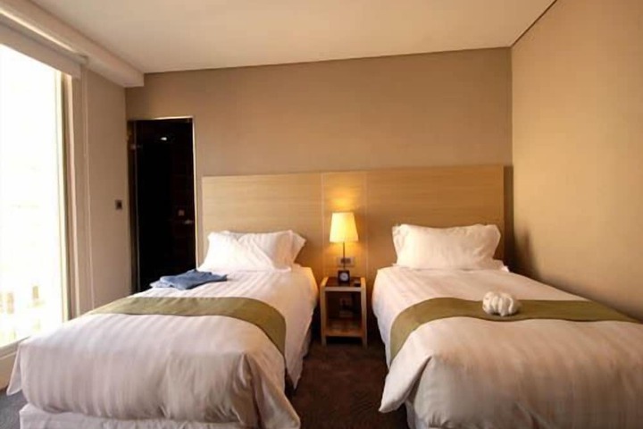 Room 17 of 53