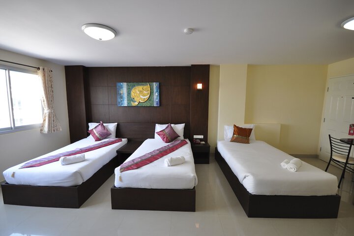 Room 6 of 45