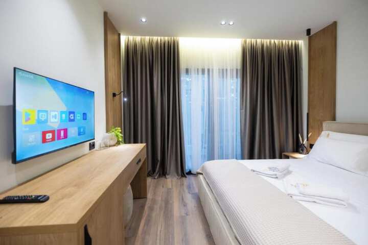 Room 3 of 52