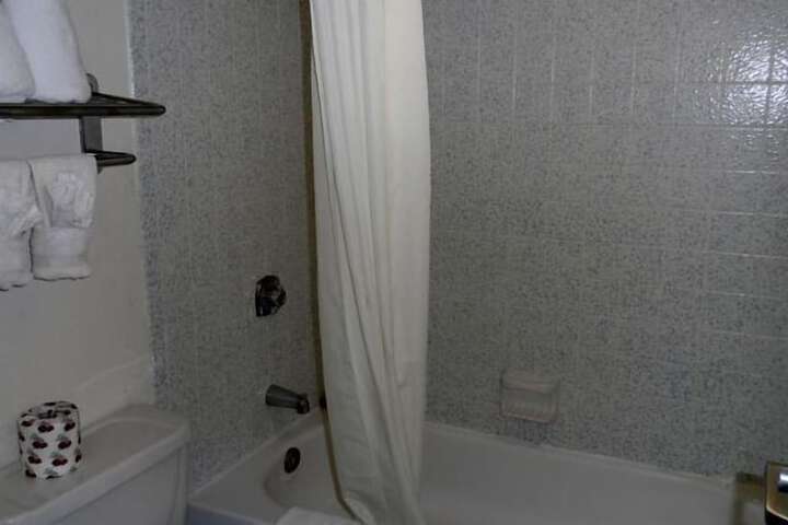 Room 16 of 27
