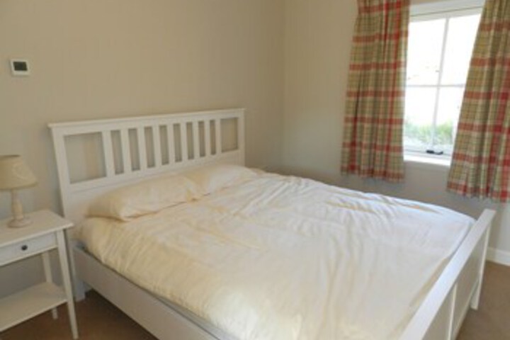 Room 9 of 11