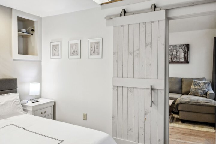 Room 3 of 21