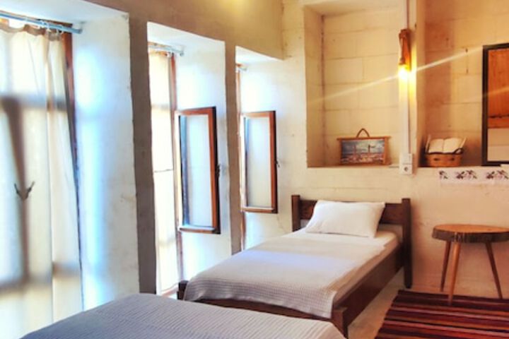 Room 12 of 26