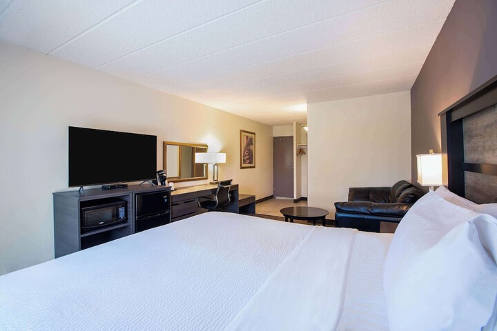 Room 14 of 48