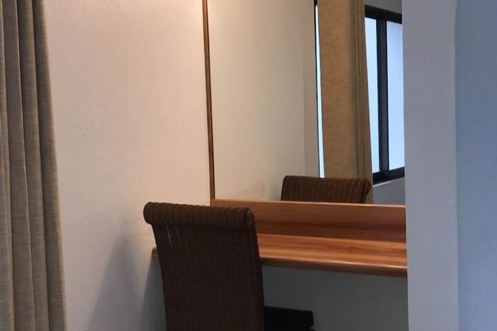 Room 3 of 32