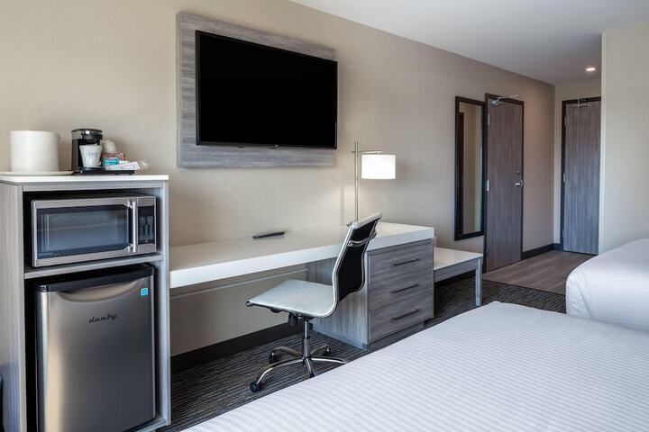 Room 27 of 109
