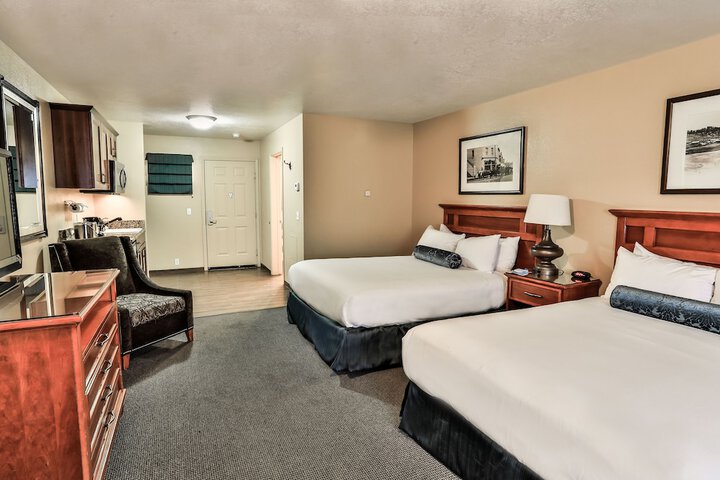 Room 3 of 75