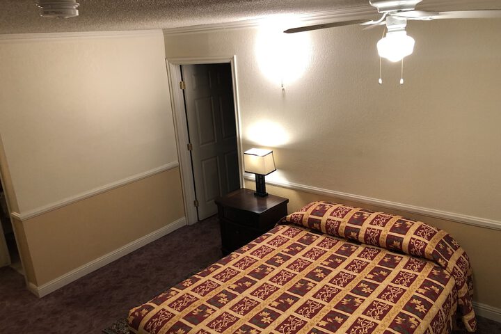 Classic Queen Bed (23 of 38)