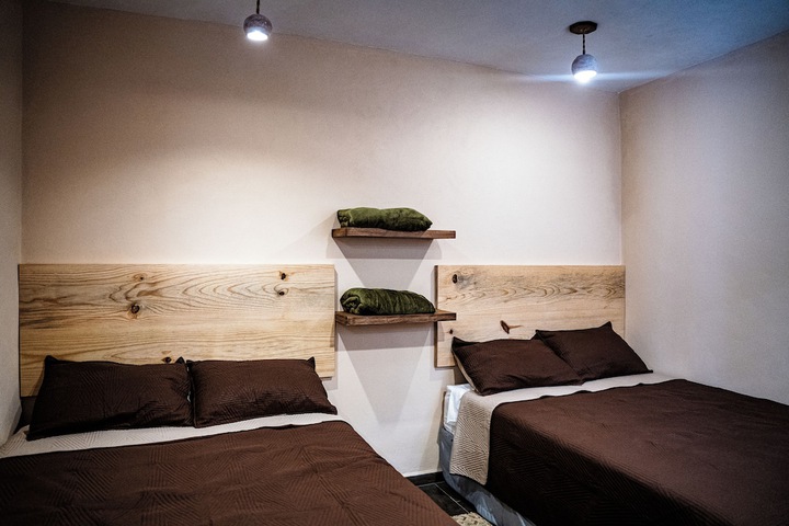 Room 2 of 7
