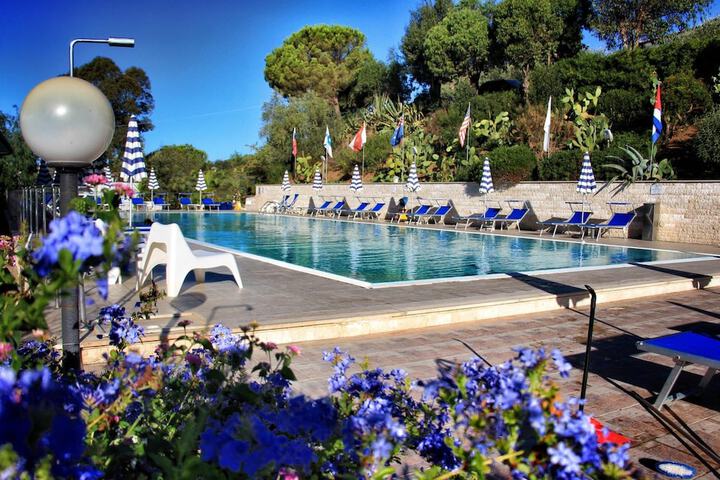 Hotel with Pool