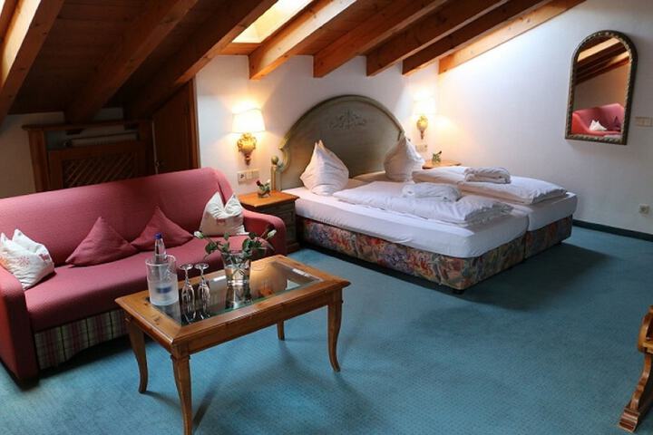 Room 12 of 49
