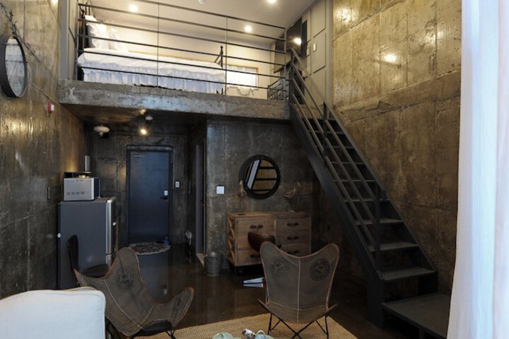 Room 7 of 77