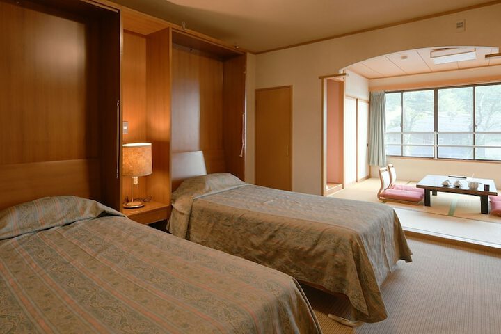 Room 9 of 83