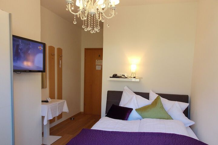 Room 10 of 41