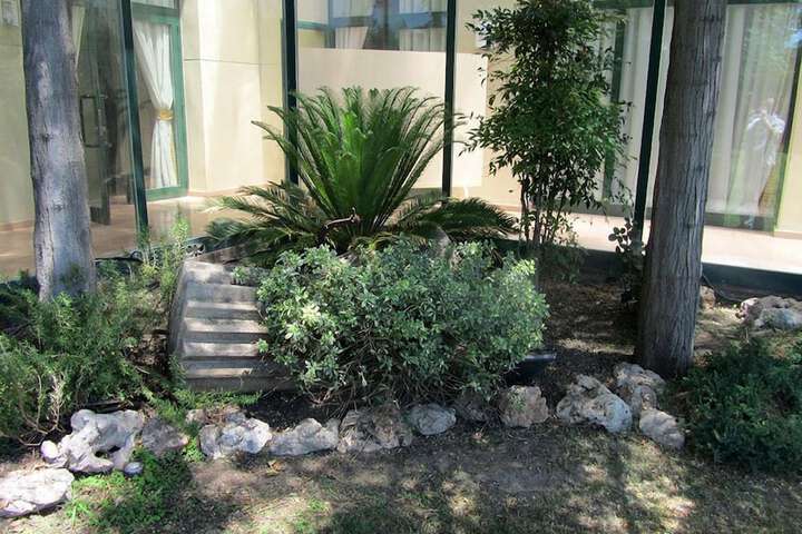 Property Grounds 27 of 37