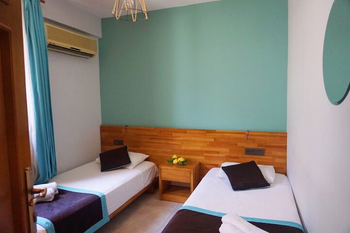 Room 5 of 46