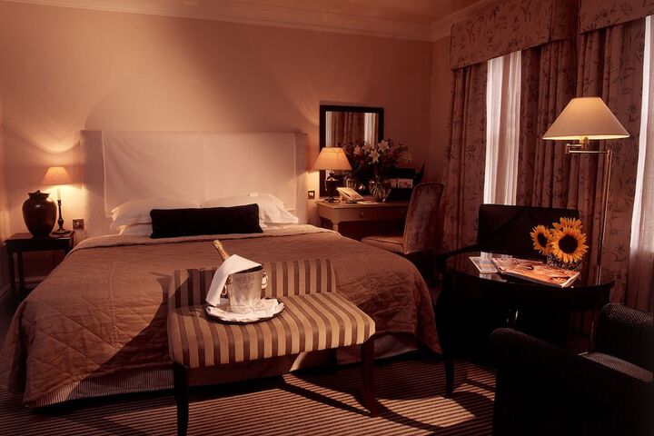 Room 2 of 60