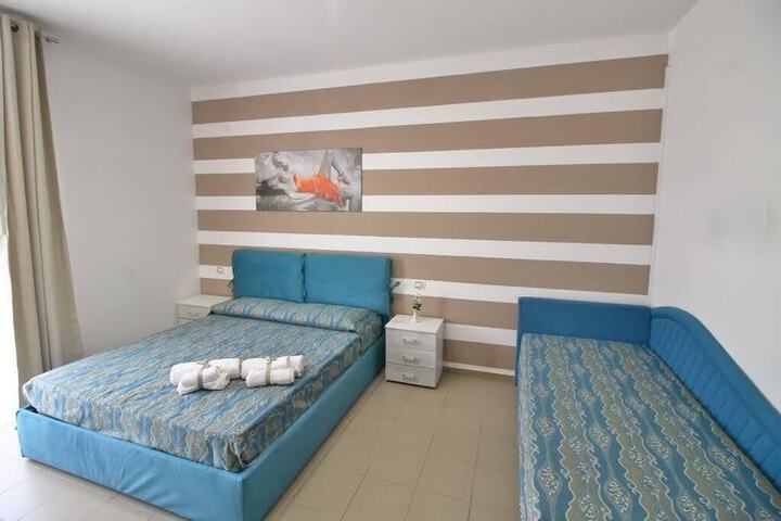 Room 16 of 34