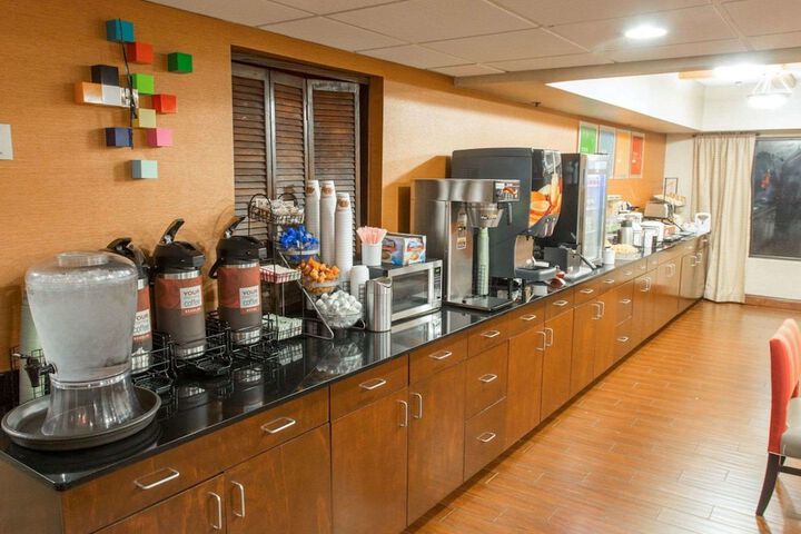 Breakfast/Coffee Service 29 of 56