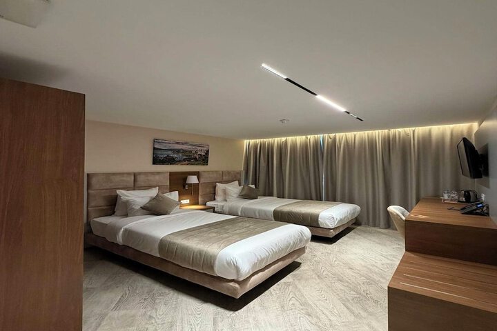 Room 2 of 17