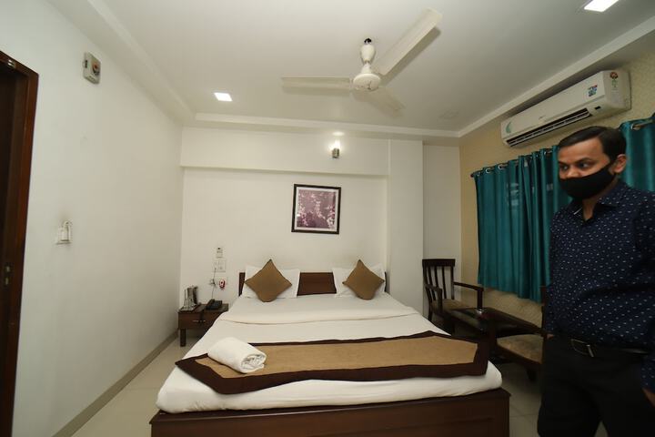 Room 15 of 25