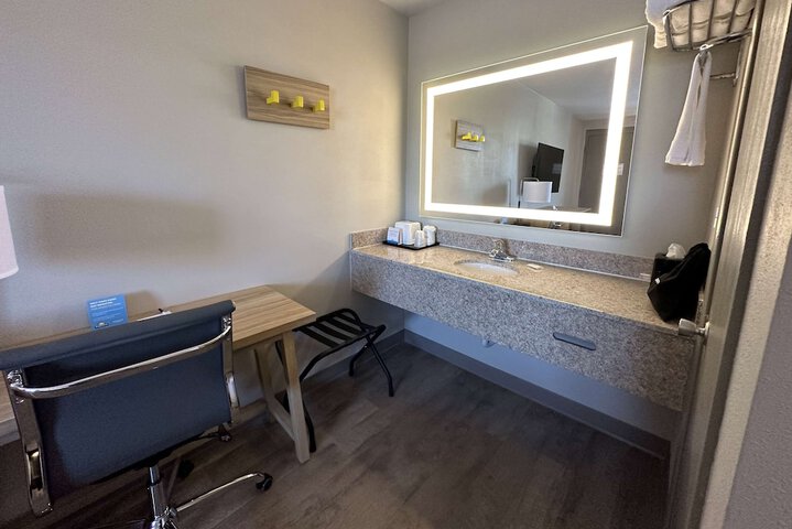 Room 20 of 28